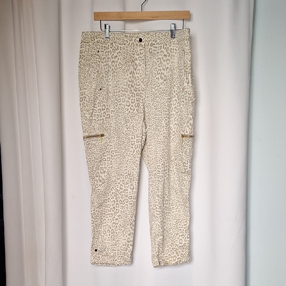 Chico's Leopard Print Women Cropped Cargo Pants size Chico's 1.5